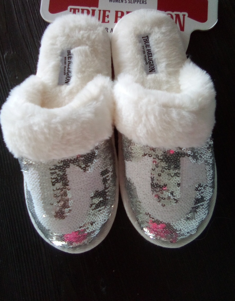 True Religion: Ladies Luxury Slippers